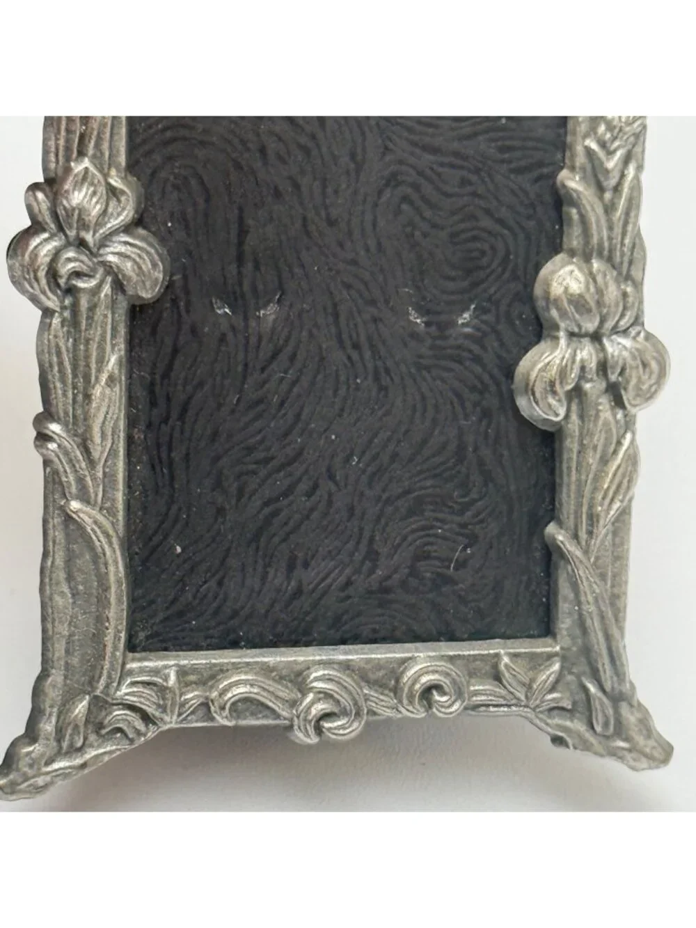 Unbranded vintage art